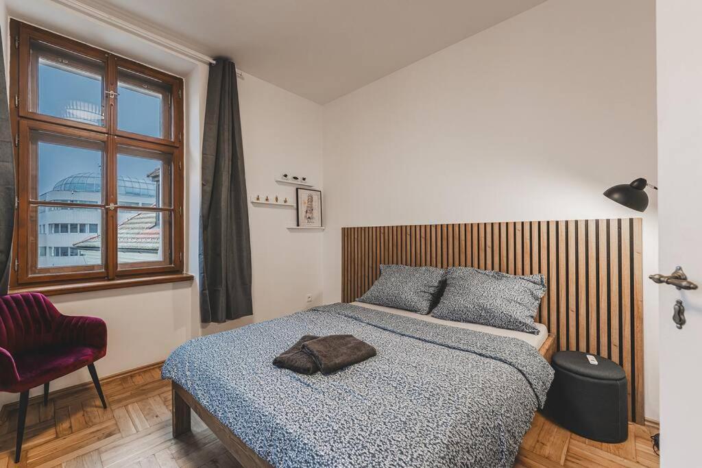 Carolina'S Yoga Apartment Hradec Kralove Exterior photo