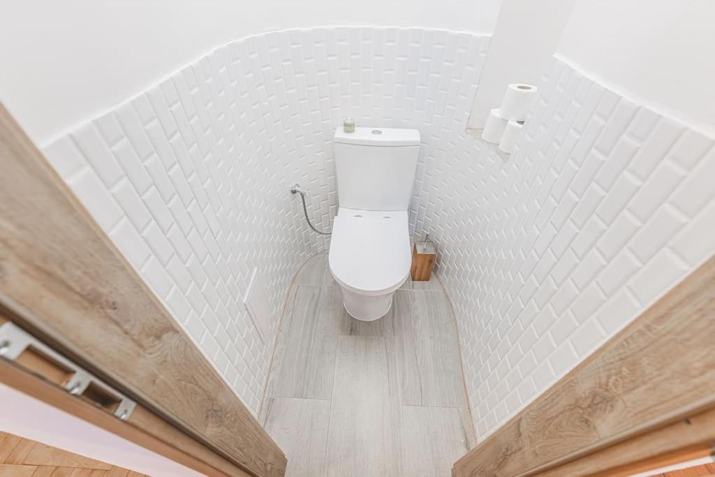 Carolina'S Yoga Apartment Hradec Kralove Exterior photo